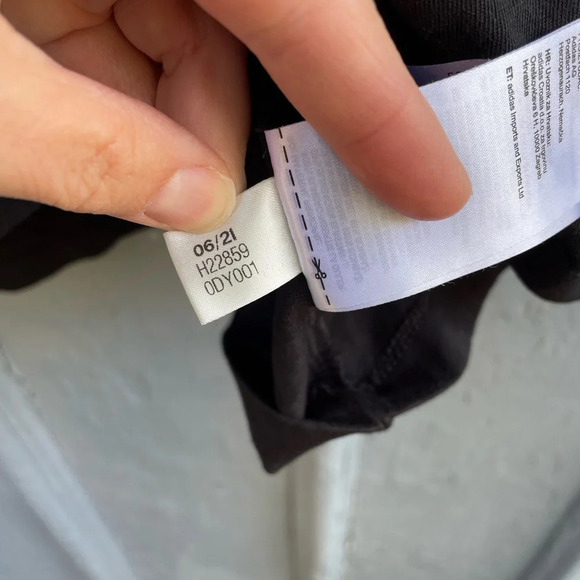 Adidas Shattered Trefoil  T-Shirt, size Youth 18 (Small) - Picture 11 of 11